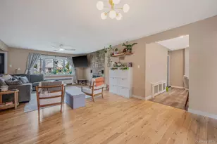 654 S 5th St, Lindenhurst, NY 11757 - Photo 9