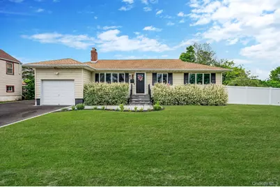 654 S 5th Street, Lindenhurst, NY 11757 - Photo 1