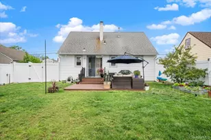 104 Franklin Pl, Massapequa, NY 11758 - Photo 21