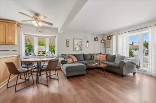 104 Franklin Pl, Massapequa, NY 11758 - Photo 9