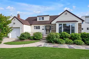 114 Patton Blvd, New Hyde Park, NY 11040 - Photo 19