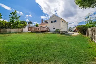 561 Woodbury Rd, Plainview, NY 11803 - Photo 19