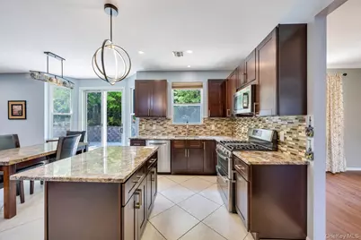 33 Peachtree Court, Holtsville, NY 11742 - Photo 25