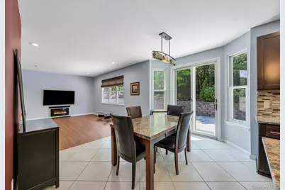 33 Peachtree Court, Holtsville, NY 11742 - Photo 29