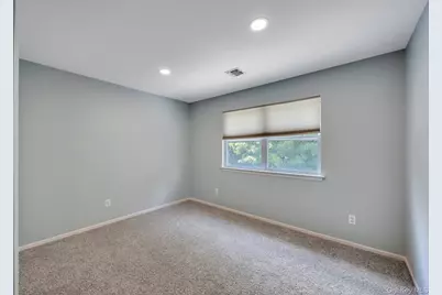 33 Peachtree Court, Holtsville, NY 11742 - Photo 45