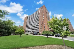 61-15 98th St, Rego Park, NY 11374 - Photo 21