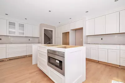 58 Marion Drive, New Rochelle, NY 10804 - Photo 11
