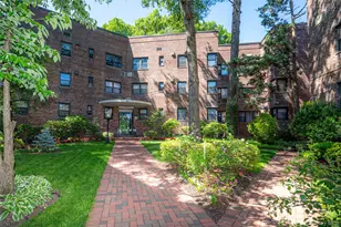 50 Brompton Rd, Great Neck, NY 11021 - Photo 3