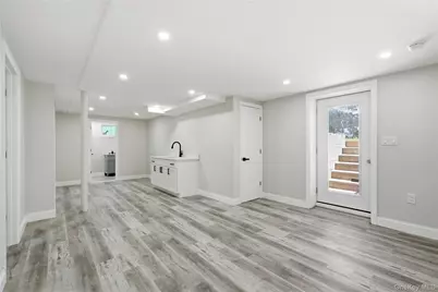 1707 N Gardiner Drive, Bay Shore, NY 11706 - Photo 27