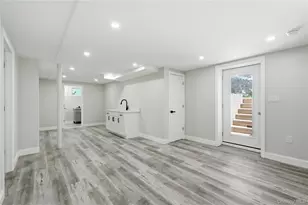 1707 N Gardiner Dr, Bay Shore, NY 11706 - Photo 27