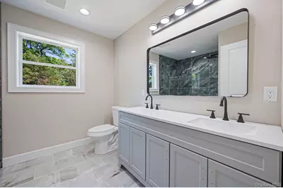 11 Henry Avenue, Ronkonkoma, NY 11779 - Photo 15