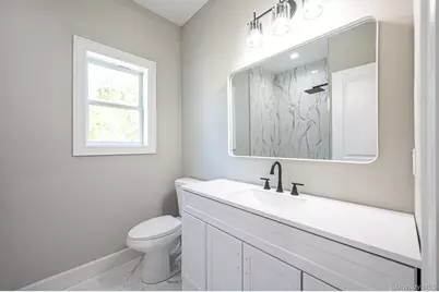 11 Henry Avenue, Ronkonkoma, NY 11779 - Photo 19