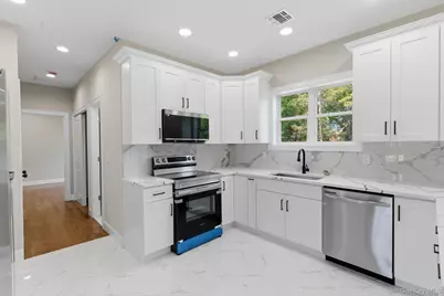 11 Henry Avenue, Ronkonkoma, NY 11779 - Photo 9