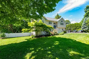94 Woodhull Rd, Huntington, NY 11743 - Photo 3