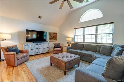 94 Woodhull Road, Huntington, NY 11743 - Photo 9