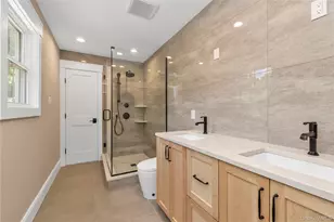 22 Northern Pkwy E, Plainview, NY 11803 - Photo 15
