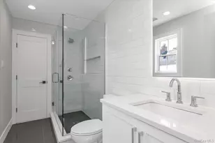 22 Northern Pkwy E, Plainview, NY 11803 - Photo 17