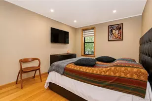 711 Montauk Ct, Brooklyn, NY 11235 - Photo 17