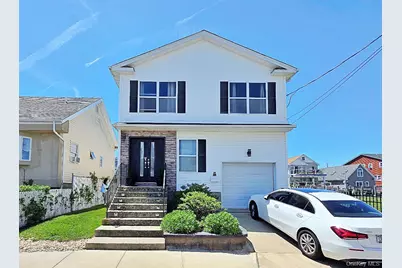 913 Arctic Street, Lindenhurst, NY 11757 - Photo 1