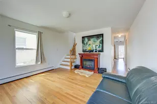 913 Arctic St, Lindenhurst, NY 11757 - Photo 5
