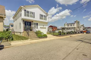 913 Arctic St, Lindenhurst, NY 11757 - Photo 43