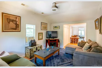 156 Washington Heights Avenue, Hampton Bays, NY 11946 - Photo 5