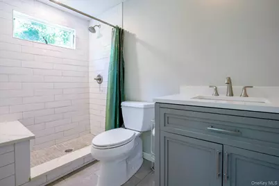 156 Washington Heights Avenue, Hampton Bays, NY 11946 - Photo 11