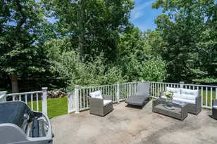 156 Washington Heights Ave, Hampton Bays, NY 11946 - Photo 17