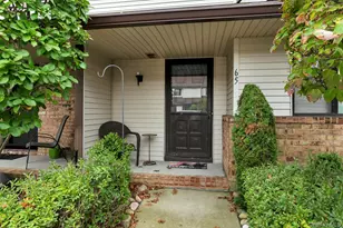 65 Cottonwood Ct, Wantagh, NY 11793 - Photo 3
