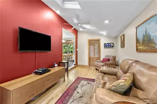 103 Cherrytree Ln, Roslyn Heights, NY 11577 - Photo 15