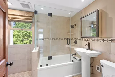 103 Cherrytree Lane, Roslyn Heights, NY 11577 - Photo 21
