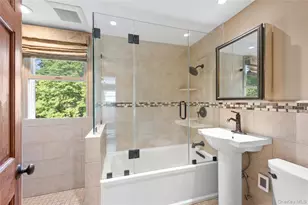 103 Cherrytree Ln, Roslyn Heights, NY 11577 - Photo 21