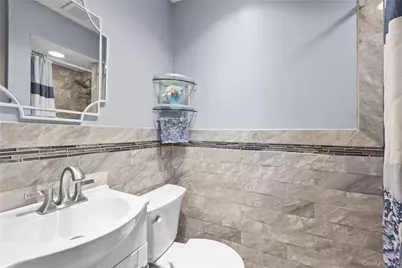 103 Cherrytree Lane, Roslyn Heights, NY 11577 - Photo 17