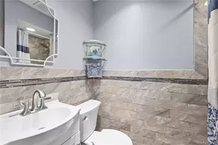 103 Cherrytree Ln, Roslyn Heights, NY 11577 - Photo 17