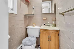 4612 Fayette Pl, Great Neck, NY 11020 - Photo 11