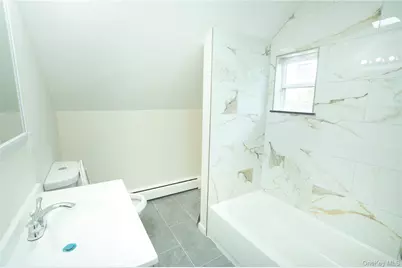 144 Carleton Avenue, Islip Terrace, NY 11752 - Photo 27