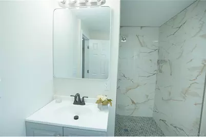 144 Carleton Avenue, Islip Terrace, NY 11752 - Photo 15