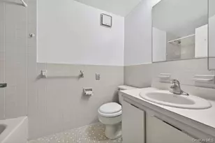 800 Willis Ave, Albertson, NY 11507 - Photo 19