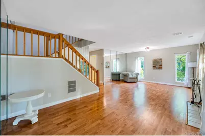 83 Kristin Lane, Hauppauge, NY 11788 - Photo 11