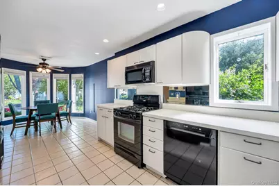 83 Kristin Lane, Hauppauge, NY 11788 - Photo 17
