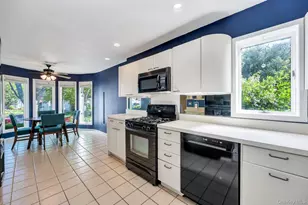 83 Kristin Ln, Hauppauge, NY 11788 - Photo 17