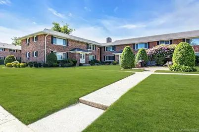 294 Edmunton Drive #k19, North Babylon, NY 11703 - Photo 3