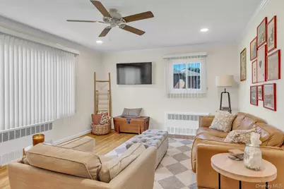 294 Edmunton Drive #k19, North Babylon, NY 11703 - Photo 7