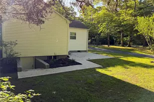 40 Fulton Ave, Mastic, NY 11950 - Photo 5