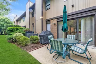51 Wimbledon Dr, Roslyn, NY 11576 - Photo 23