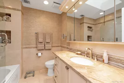 51 Wimbledon Drive, Roslyn, NY 11576 - Photo 21