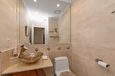 51 Wimbledon Drive, Roslyn, NY 11576 - Photo 7