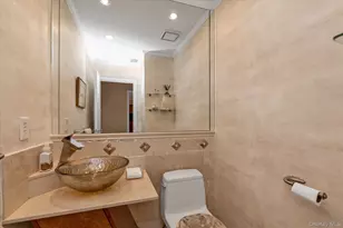 51 Wimbledon Dr, Roslyn, NY 11576 - Photo 7
