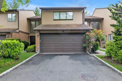 51 Wimbledon Drive, Roslyn, NY 11576 - Photo 1