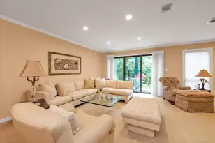 51 Wimbledon Dr, Roslyn, NY 11576 - Photo 11